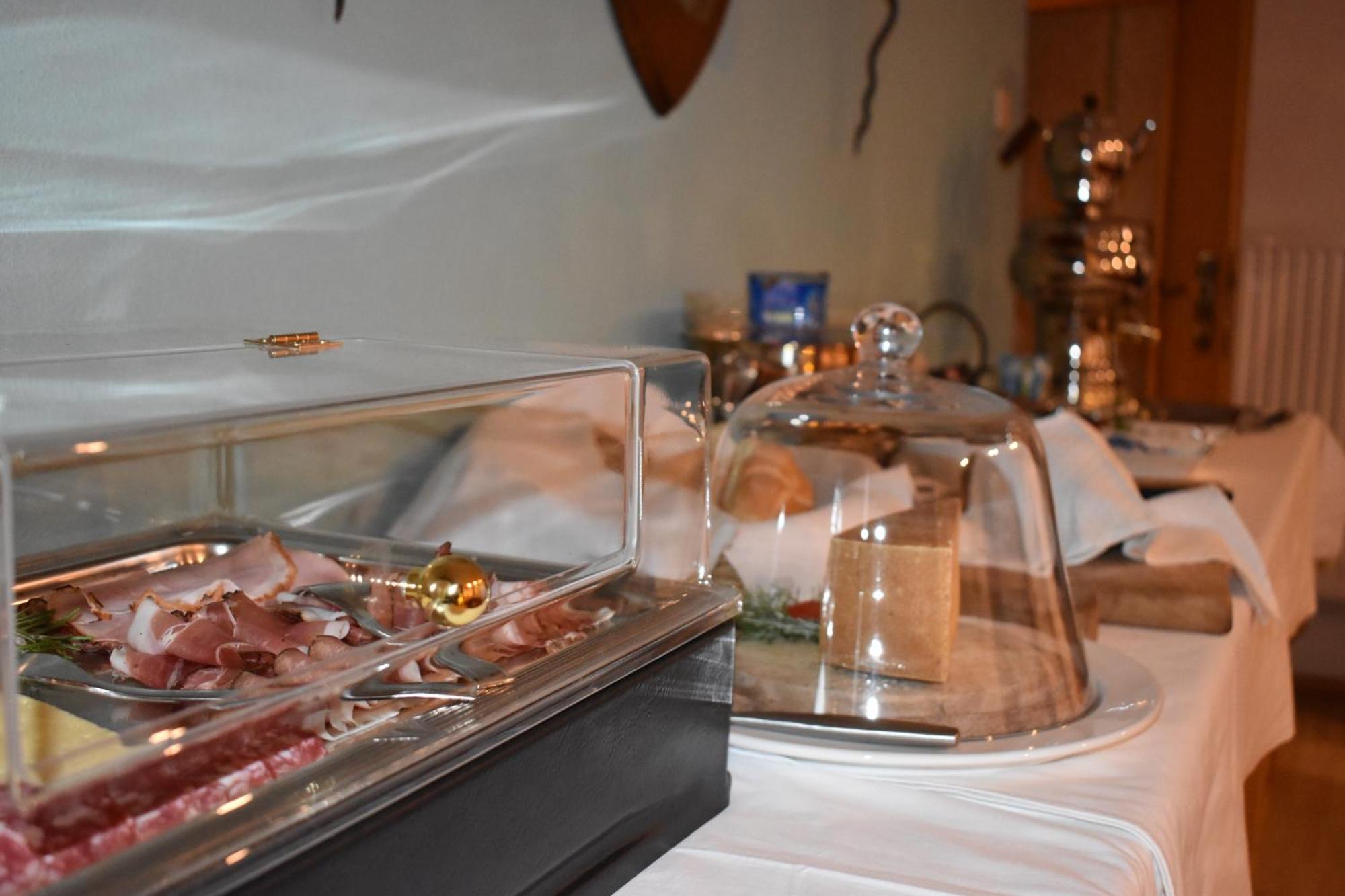 Hirschstube Nauders Bed & Breakfast エクステリア 写真