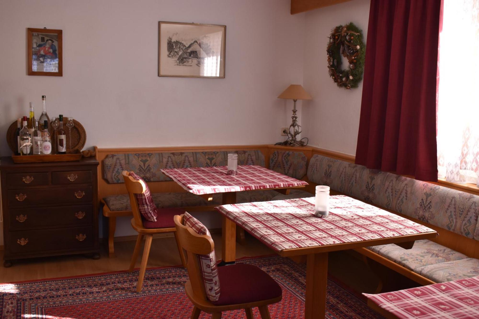 Hirschstube Nauders Bed & Breakfast エクステリア 写真